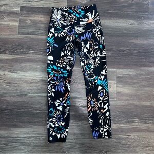 Under Armour compression leggings flower women's small workout yoga pants